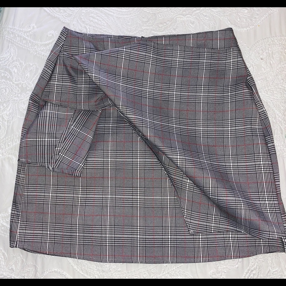 Gorgeous plaid mini skirt.